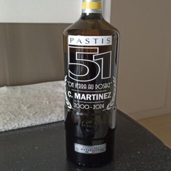 Personnalisation pour bouteille de pastis 51 avec stickers